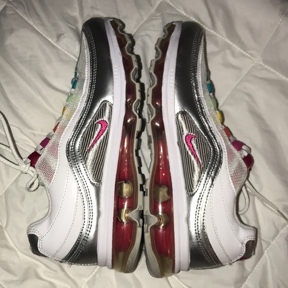 EUC White with Rainbow Nike’s Size 6Y - Picture 5 of 7